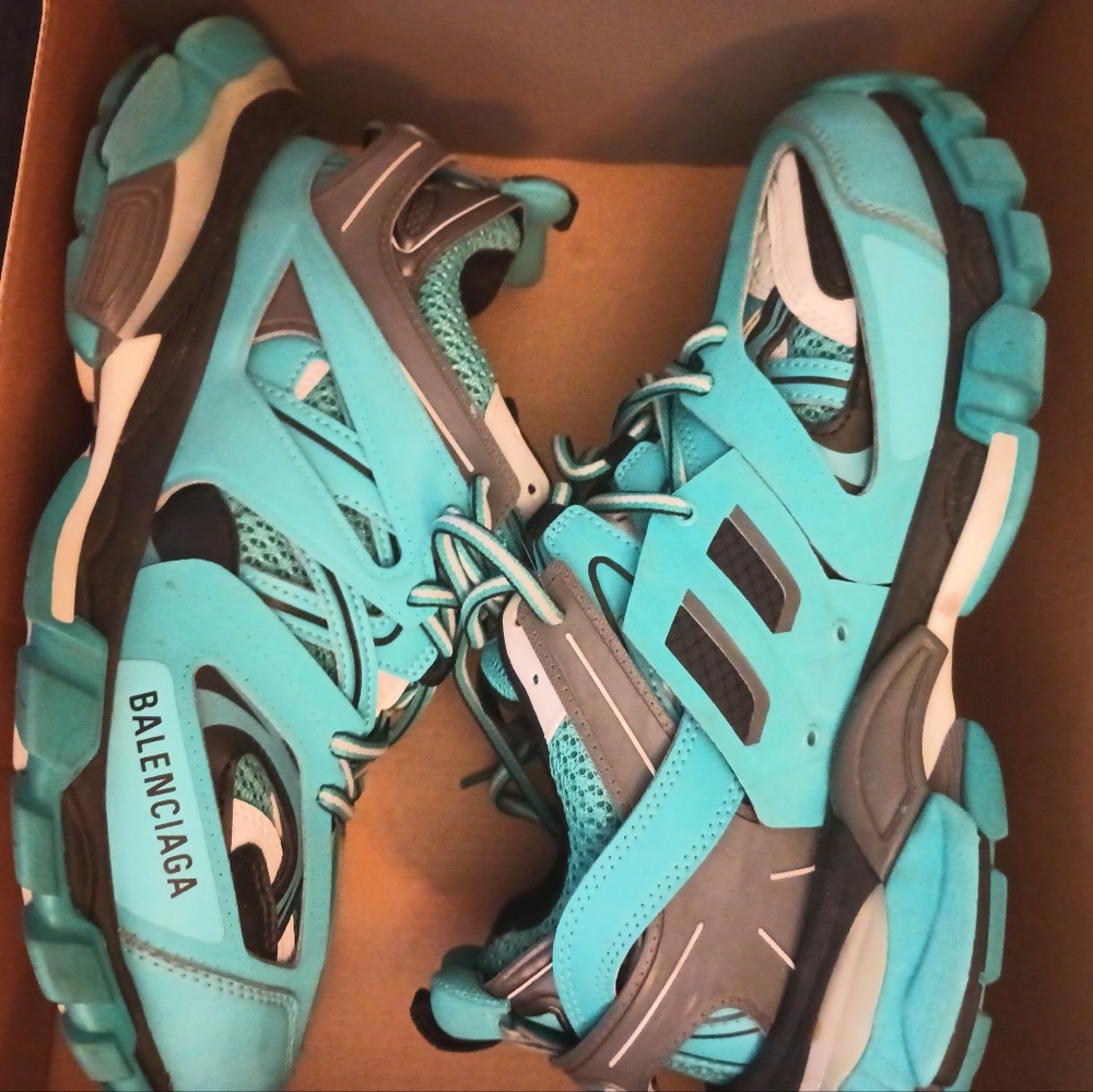 Size 8 men's Balenciaga sneakers